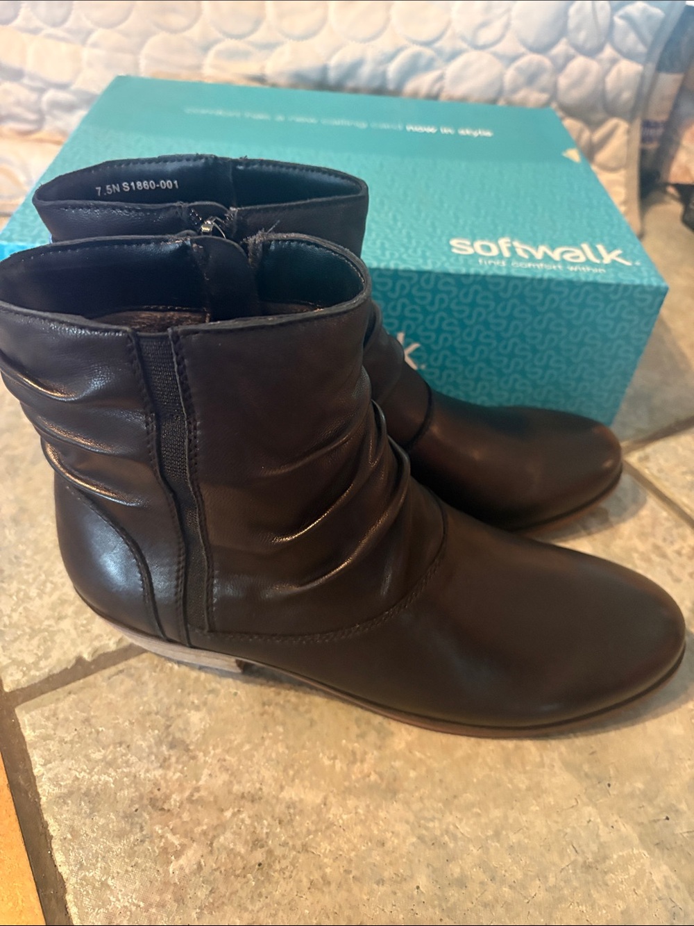 Softwalk Rochelle ankle boot NIB - Picture 3 of 9